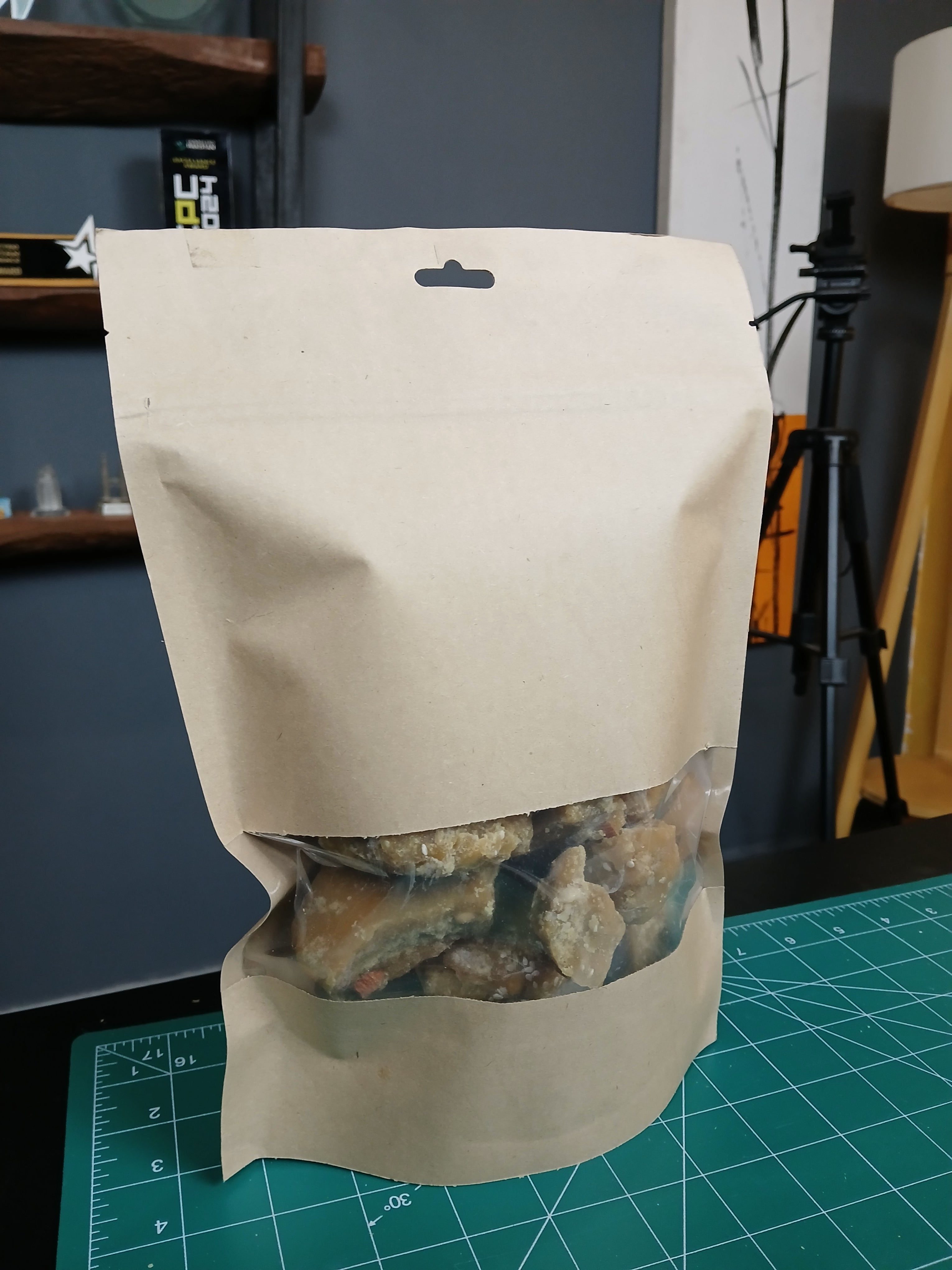 Organic Gur with Nuts , Mawa Wala Gur  ( فارم ہاؤس کا 99% خالص )